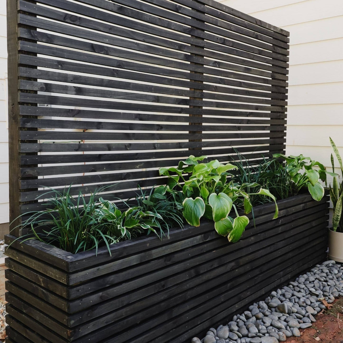 Wood Slat Privacy Screen with Planter Printable Plans
